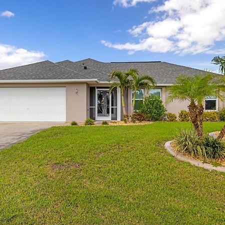 Fully Remodeled Electric-Heated Pool Home On Gulf-Access Canal - Villa Sunny Cape Coral Exterior photo