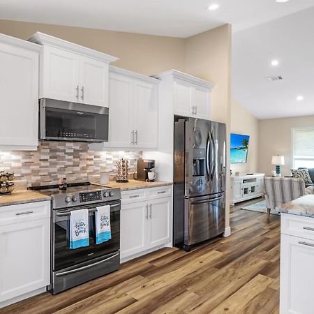 Fully Remodeled Electric-Heated Pool Home On Gulf-Access Canal - Villa Sunny Cape Coral Exterior photo