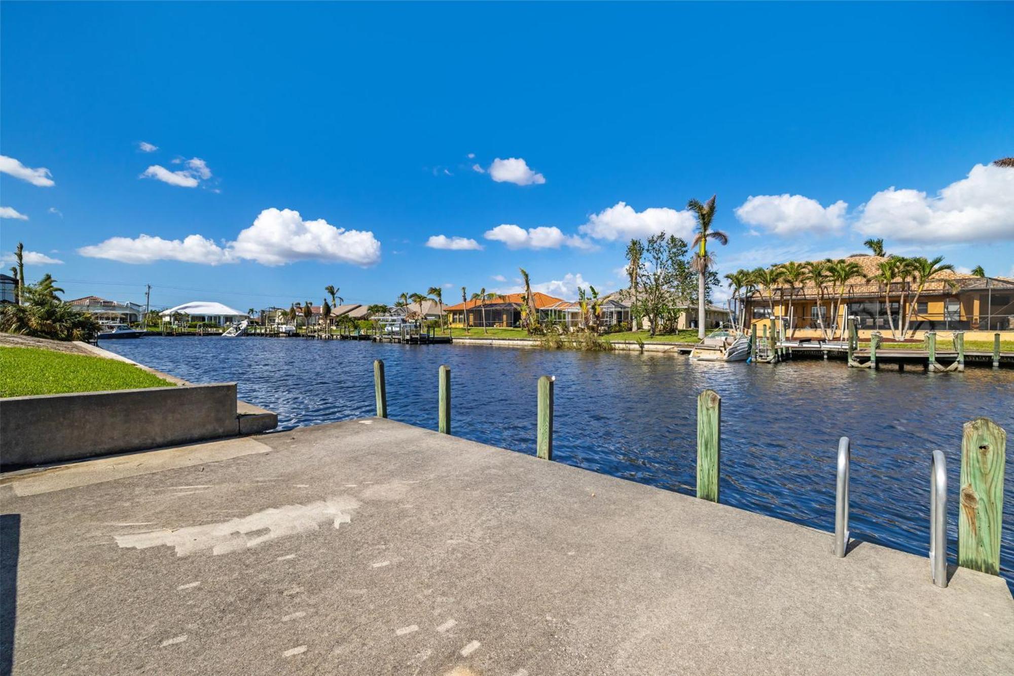 Fully Remodeled Electric-Heated Pool Home On Gulf-Access Canal - Villa Sunny Cape Coral Exterior photo