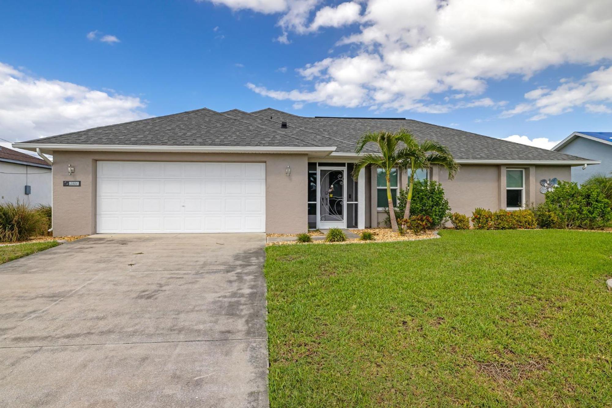 Fully Remodeled Electric-Heated Pool Home On Gulf-Access Canal - Villa Sunny Cape Coral Exterior photo