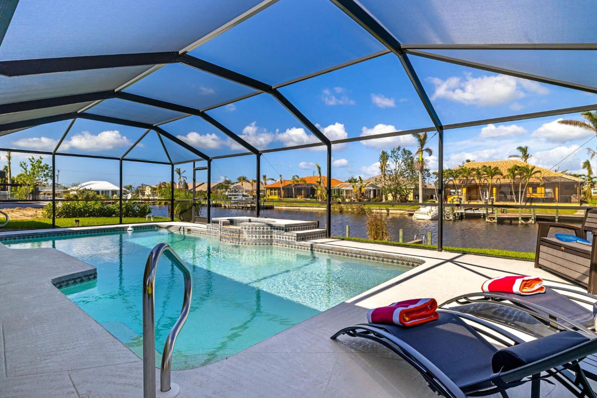 Fully Remodeled Electric-Heated Pool Home On Gulf-Access Canal - Villa Sunny Cape Coral Exterior photo